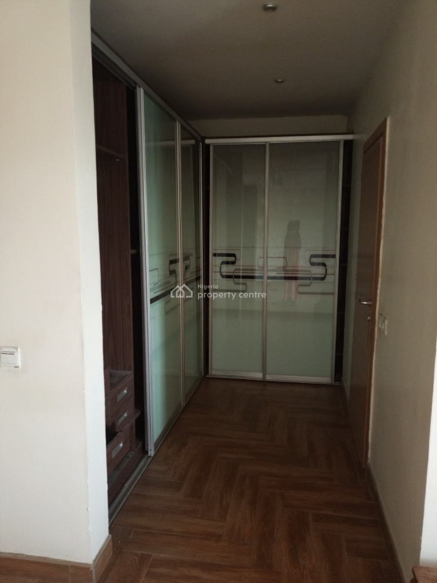 Spacious 4 Bedroom Terrace Fully Serviced Estate, Ologolo, Lekki, Lagos, Terraced Duplex for Rent