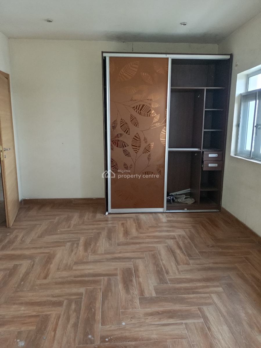 Spacious 4 Bedroom Terrace Fully Serviced Estate, Ologolo, Lekki, Lagos, Terraced Duplex for Rent