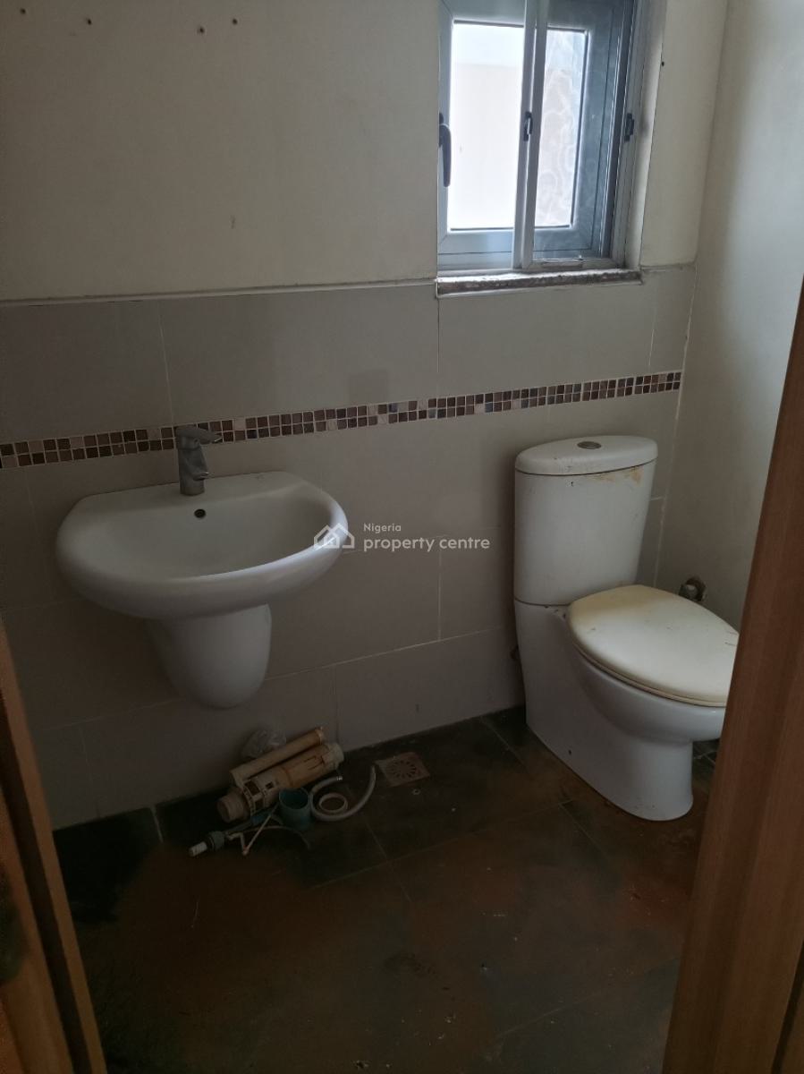 Spacious 4 Bedroom Terrace Fully Serviced Estate, Ologolo, Lekki, Lagos, Terraced Duplex for Rent