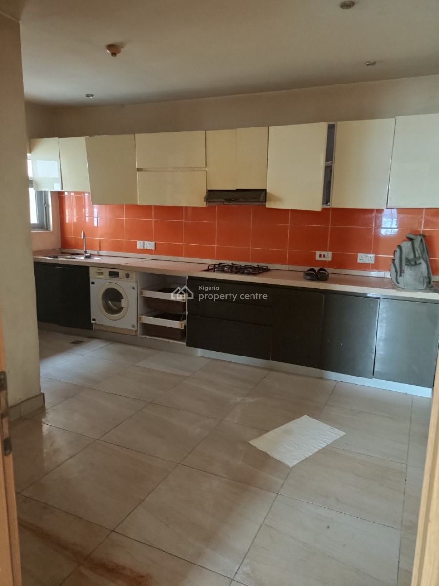 Spacious 4 Bedroom Terrace Fully Serviced Estate, Ologolo, Lekki, Lagos, Terraced Duplex for Rent