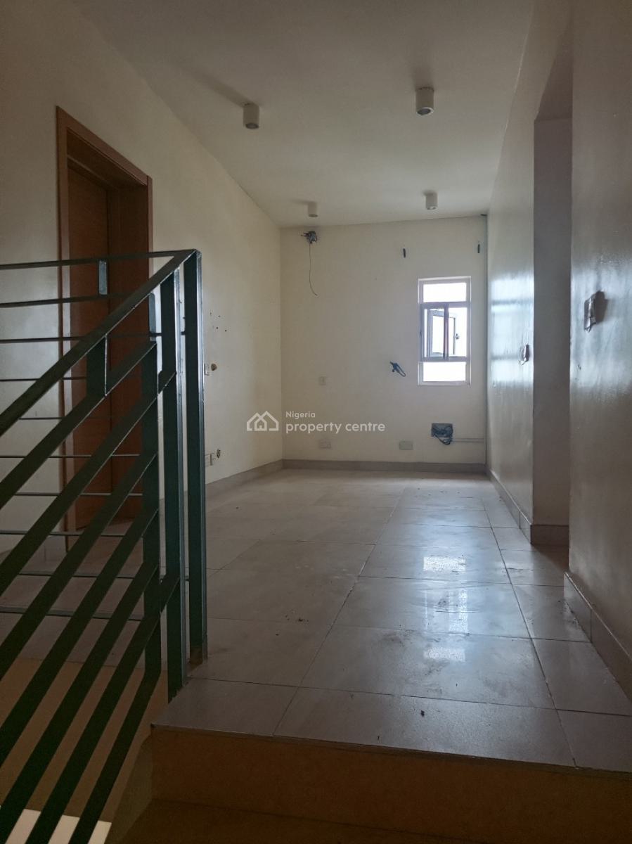 Spacious 4 Bedroom Terrace Fully Serviced Estate, Ologolo, Lekki, Lagos, Terraced Duplex for Rent
