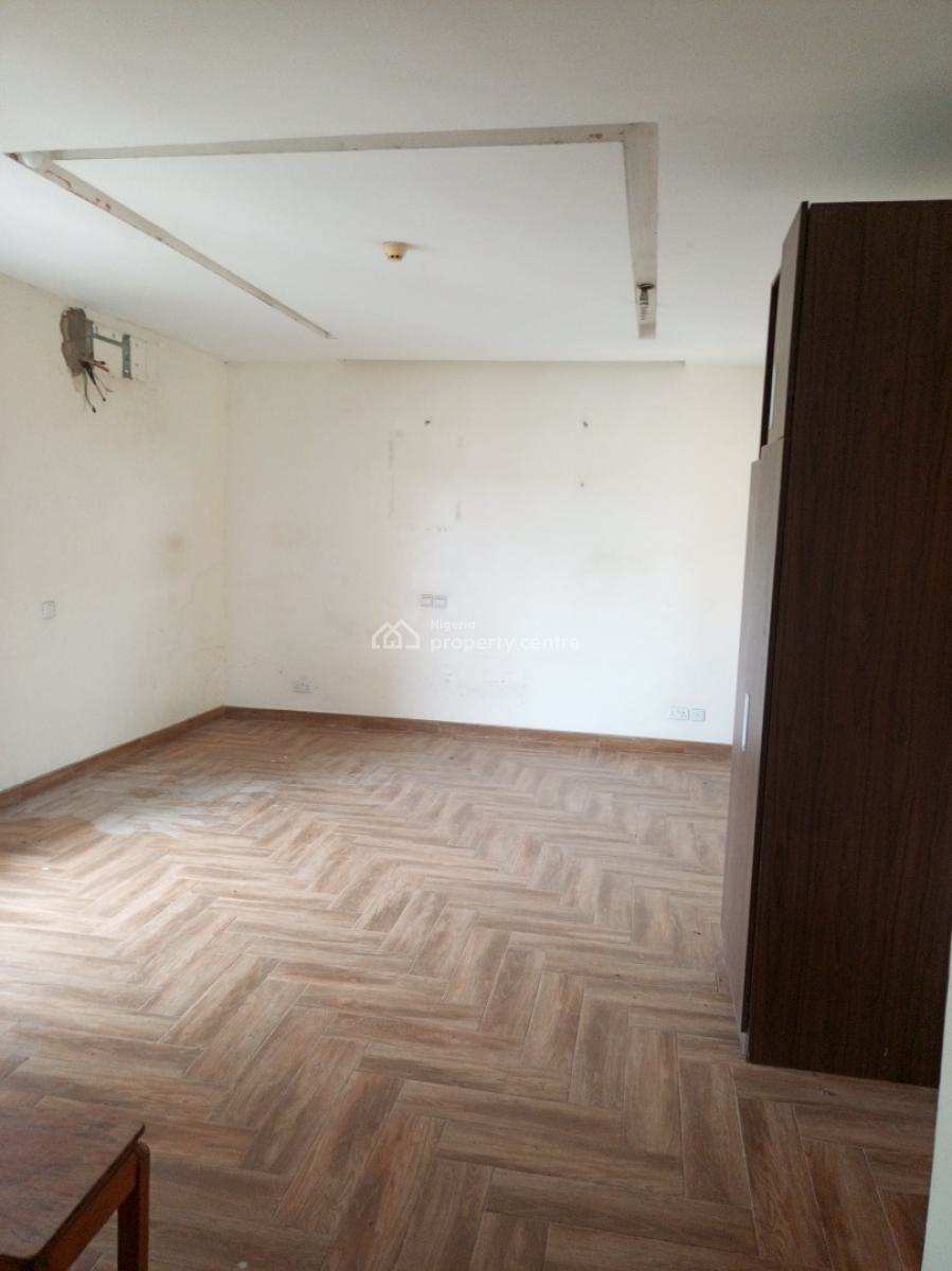 Spacious 4 Bedroom Terrace Fully Serviced Estate, Ologolo, Lekki, Lagos, Terraced Duplex for Rent
