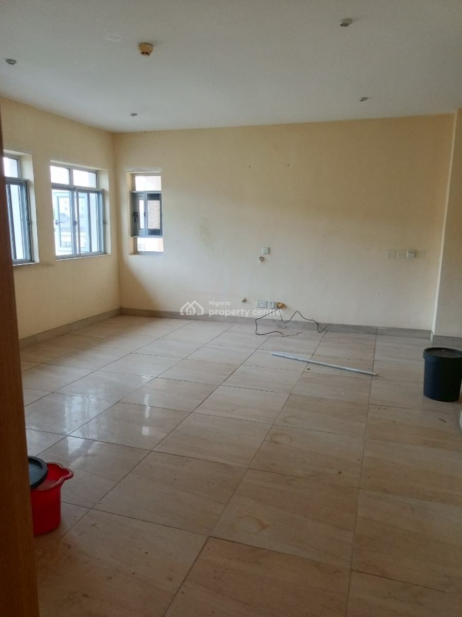 Spacious 4 Bedroom Terrace Fully Serviced Estate, Ologolo, Lekki, Lagos, Terraced Duplex for Rent