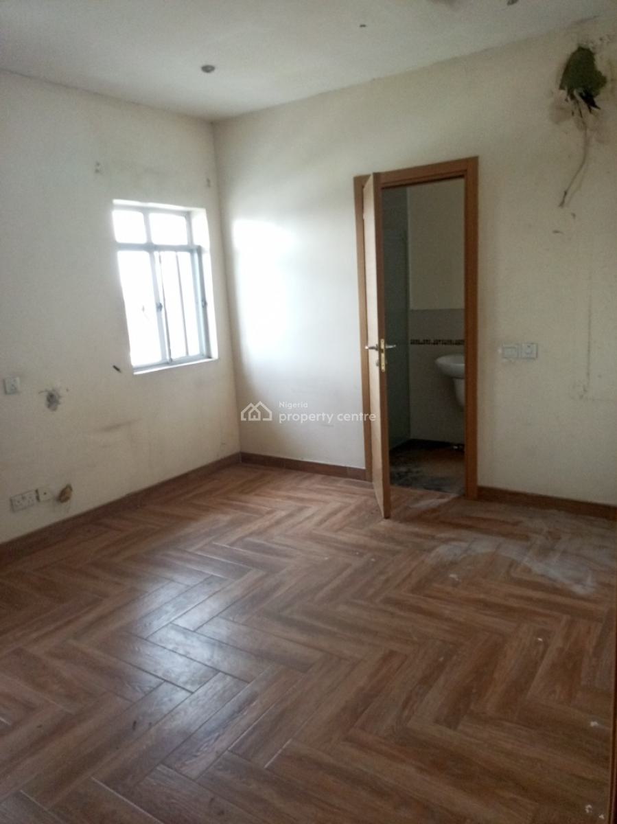 Spacious 4 Bedroom Terrace Fully Serviced Estate, Ologolo, Lekki, Lagos, Terraced Duplex for Rent