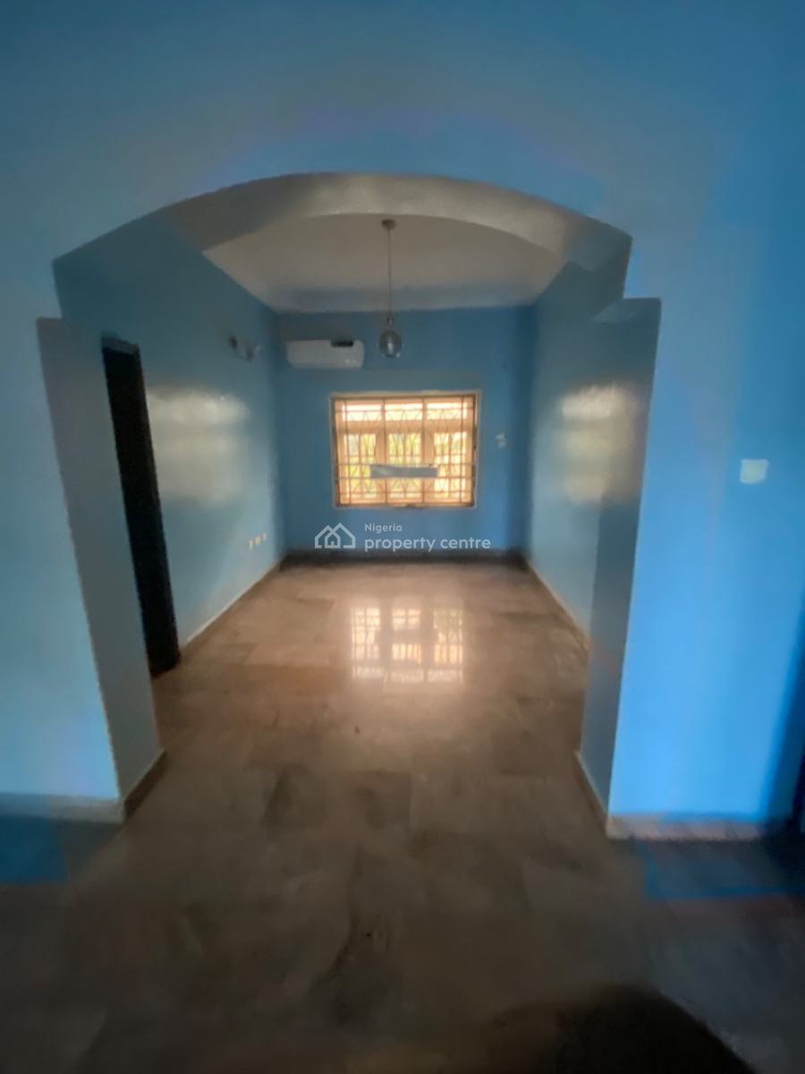 Service 4 Bedroom Flat, 1st Floor, with Ac & Generator, By Arab, Utako, Abuja, Flat / Apartment for Rent
