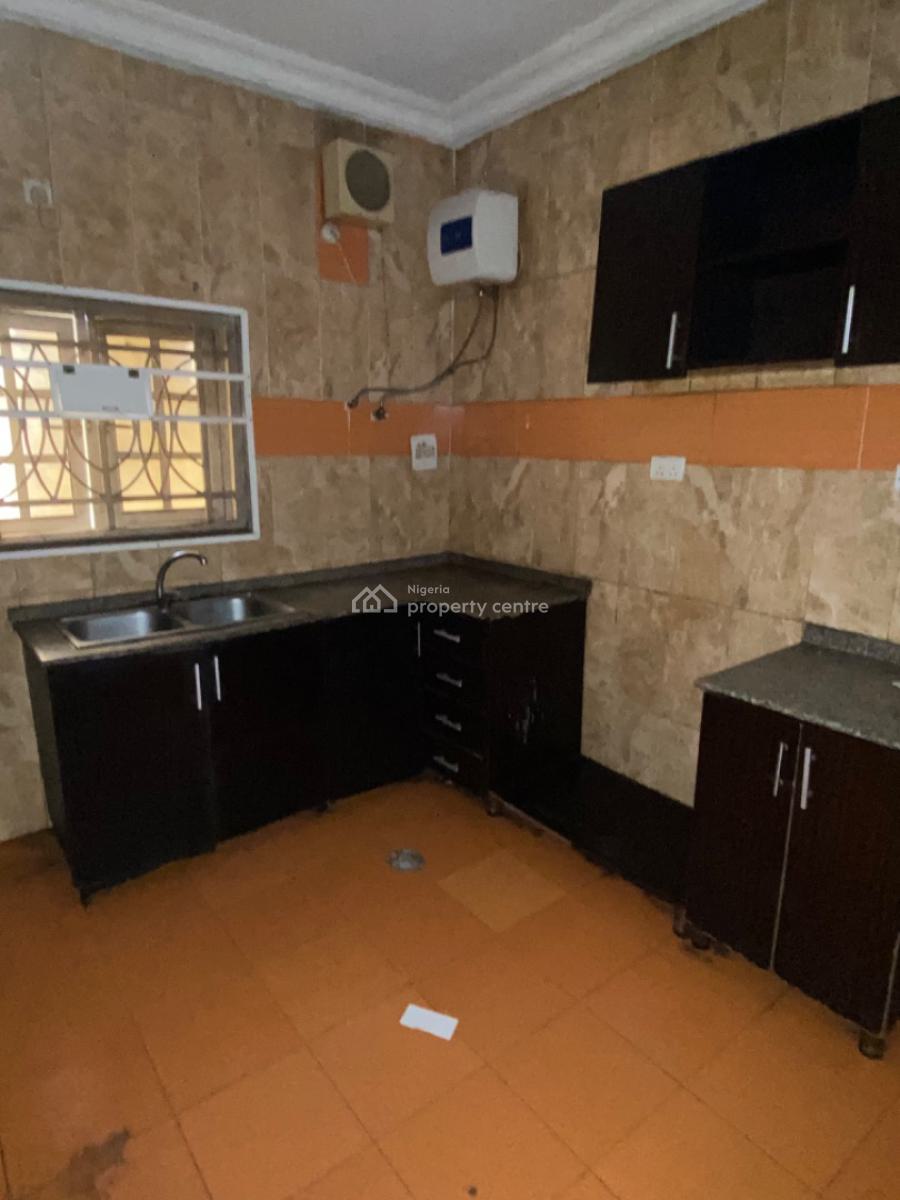 Service 4 Bedroom Flat, 1st Floor, with Ac & Generator, By Arab, Utako, Abuja, Flat / Apartment for Rent