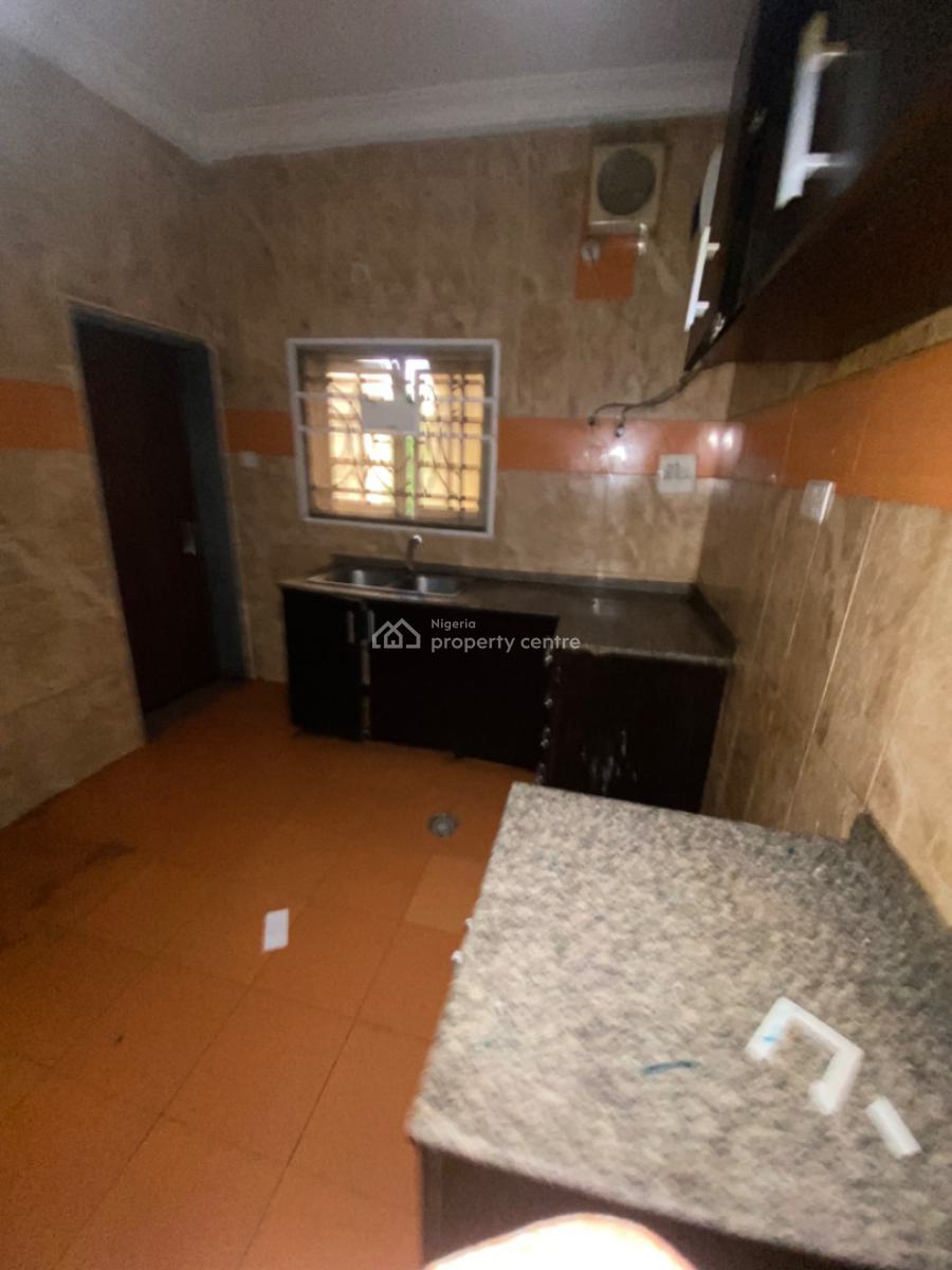 Service 4 Bedroom Flat, 1st Floor, with Ac & Generator, By Arab, Utako, Abuja, Flat / Apartment for Rent