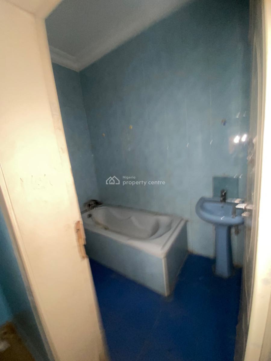 Service 4 Bedroom Flat, 1st Floor, with Ac & Generator, By Arab, Utako, Abuja, Flat / Apartment for Rent