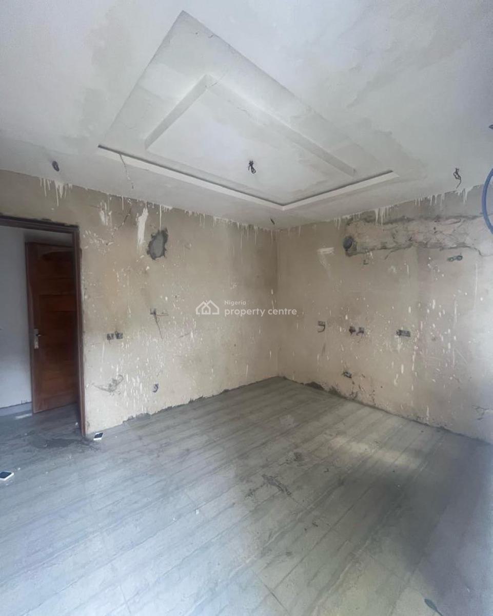 Lovely 2 Bedroom Apartment with Bq, Ologolo, Lekki, Lagos, Block of Flats for Sale