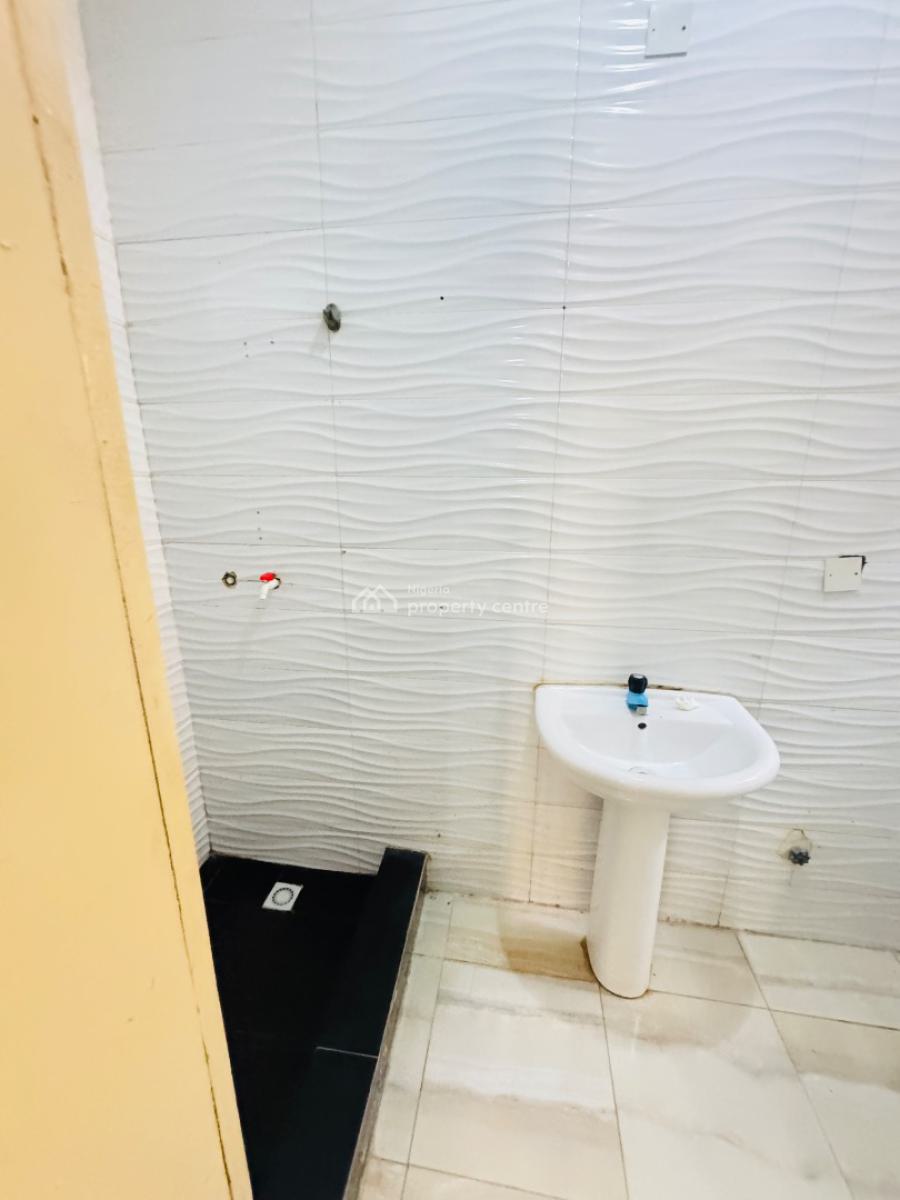 Well Built Spacious 4 Bedroom Semi Detached, Chevron Drive, Lekki Phase 2, Lekki, Lagos, Semi-detached Duplex for Rent