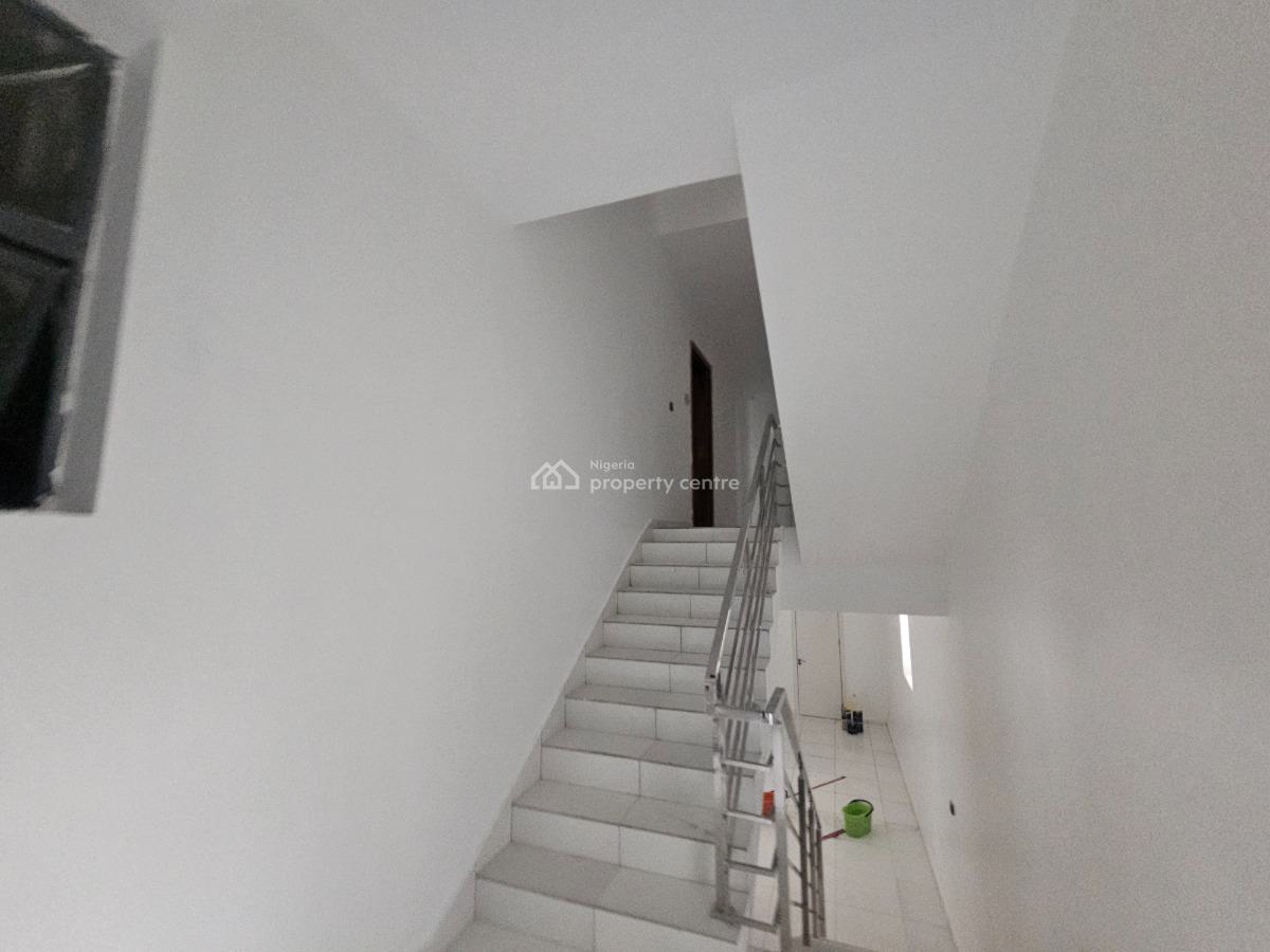 Luxury 2 Bedroom Fully Serviced Apartment in an Estate, Lekki1 Right Side, Lekki Phase 1, Lekki, Lagos, Flat / Apartment for Sale