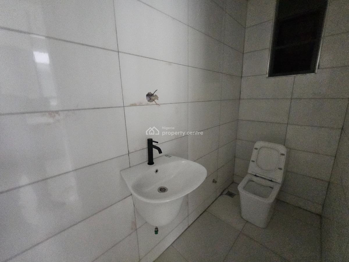 Luxury 2 Bedroom Fully Serviced Apartment in an Estate, Lekki1 Right Side, Lekki Phase 1, Lekki, Lagos, Flat / Apartment for Sale