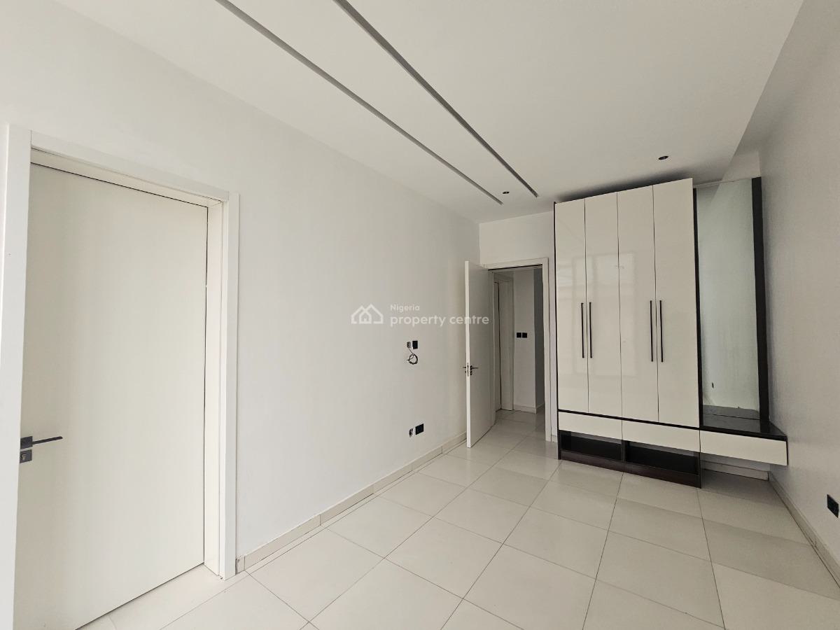 Luxury 2 Bedroom Fully Serviced Apartment in an Estate, Lekki1 Right Side, Lekki Phase 1, Lekki, Lagos, Flat / Apartment for Sale