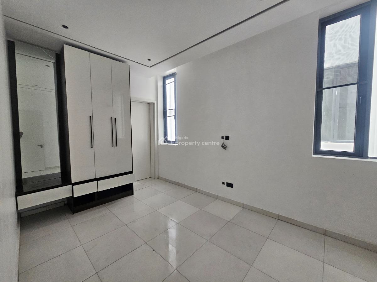 Luxury 2 Bedroom Fully Serviced Apartment in an Estate, Lekki1 Right Side, Lekki Phase 1, Lekki, Lagos, Flat / Apartment for Sale