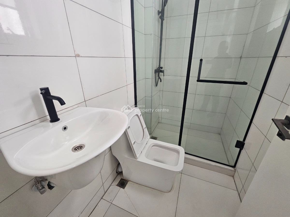 Luxury 2 Bedroom Fully Serviced Apartment in an Estate, Lekki1 Right Side, Lekki Phase 1, Lekki, Lagos, Flat / Apartment for Sale