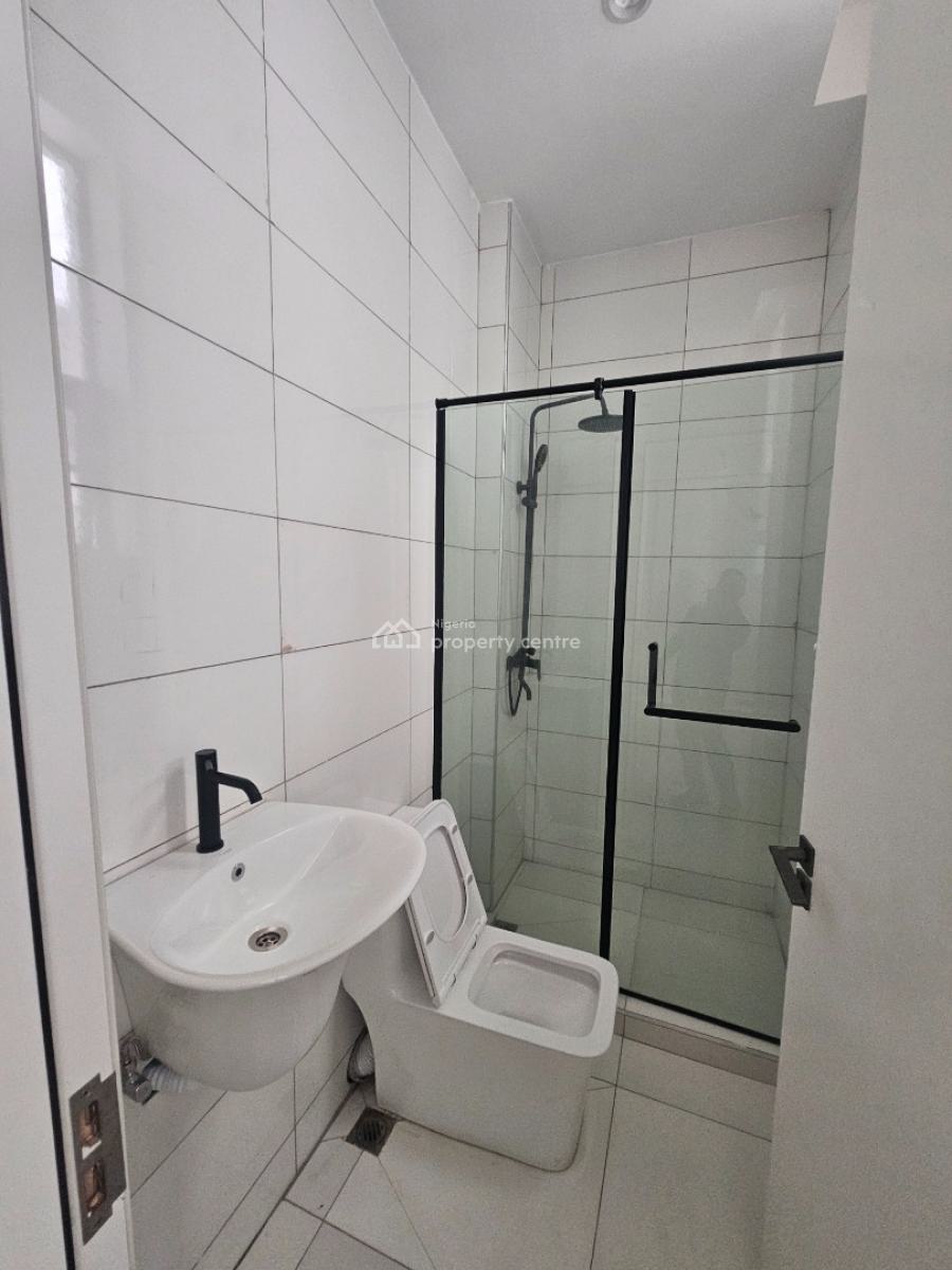 Luxury 2 Bedroom Fully Serviced Apartment in an Estate, Lekki1 Right Side, Lekki Phase 1, Lekki, Lagos, Flat / Apartment for Sale