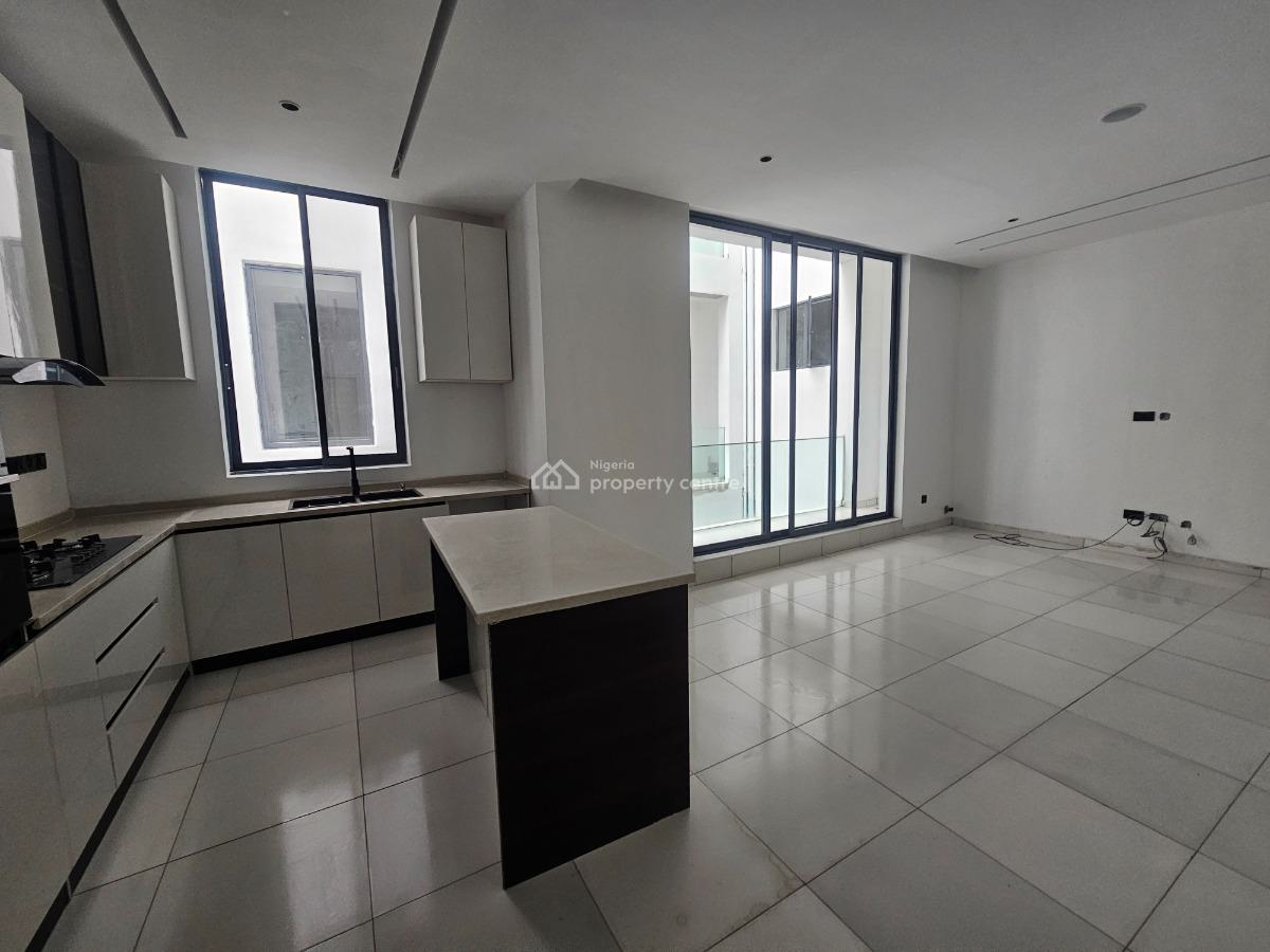 Luxury 2 Bedroom Fully Serviced Apartment in an Estate, Lekki1 Right Side, Lekki Phase 1, Lekki, Lagos, Flat / Apartment for Sale
