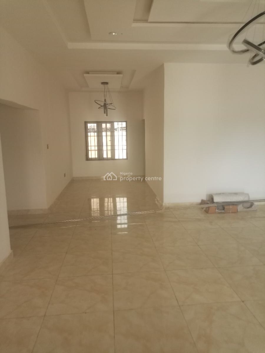 3 Bedroom Apartment/flat, By Commerce Plaza, Area 3, Garki, Abuja, Flat / Apartment for Rent