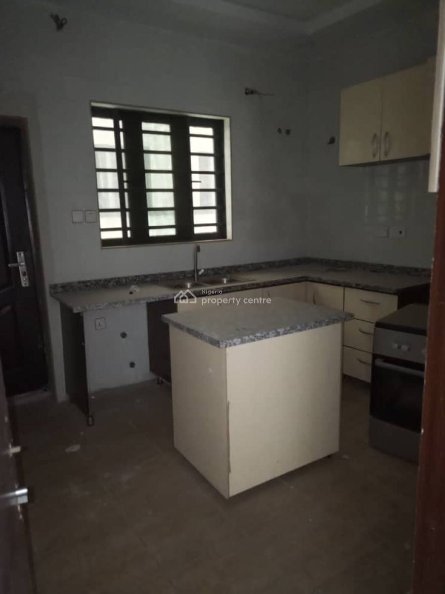 Neatly Used 4 Bedroom Semi Detached Duplex with Bq, Ologolo, Lekki, Lagos, Semi-detached Duplex for Sale