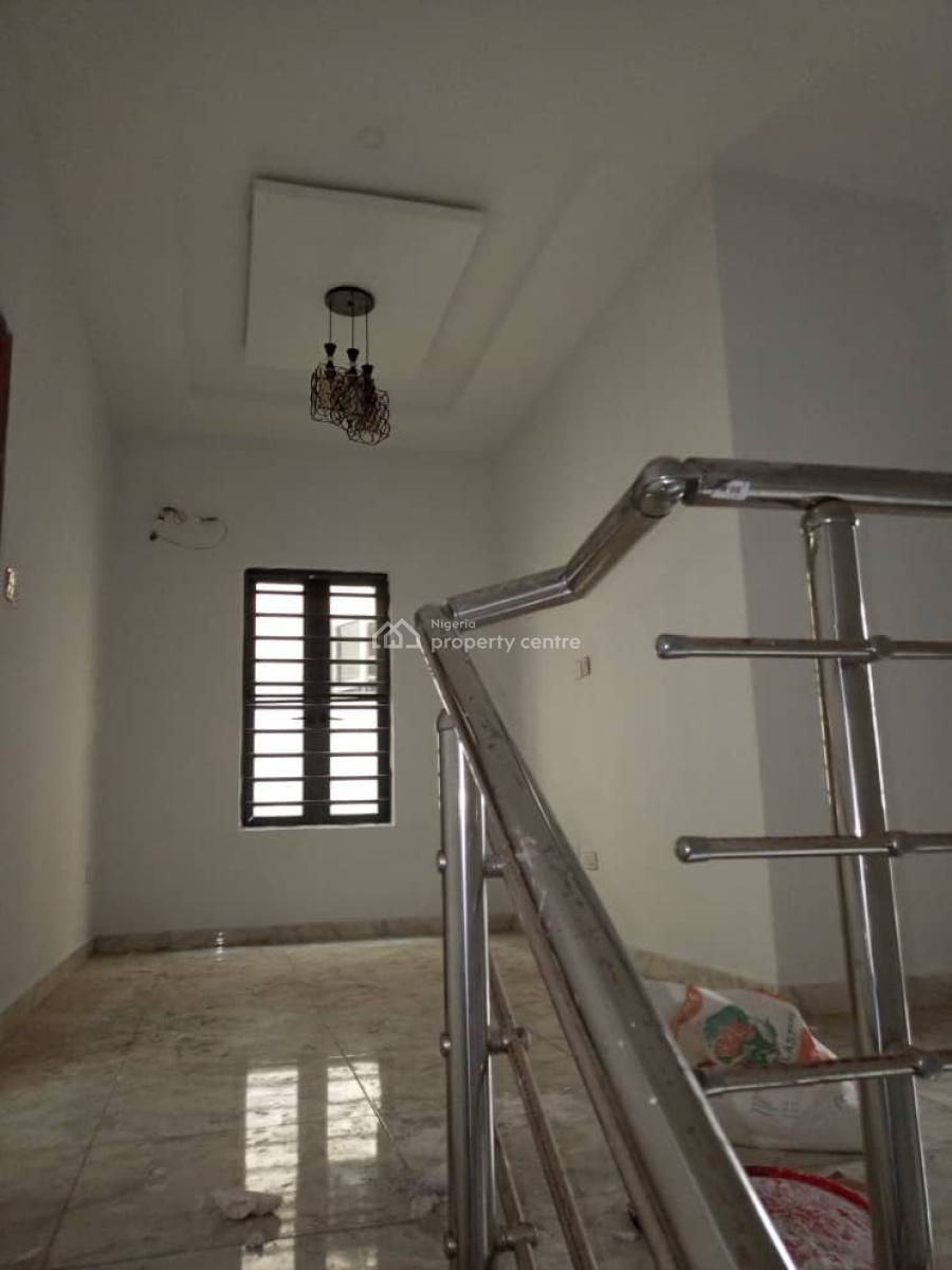 Neatly Used 4 Bedroom Semi Detached Duplex with Bq, Ologolo, Lekki, Lagos, Semi-detached Duplex for Sale