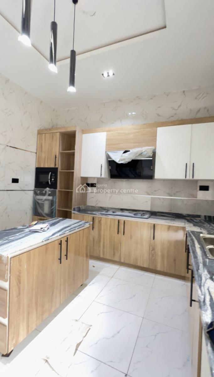 a Bedroom in a Shared Apartment, Royal Pine Estate, Lekki, Lagos, Flat / Apartment for Rent
