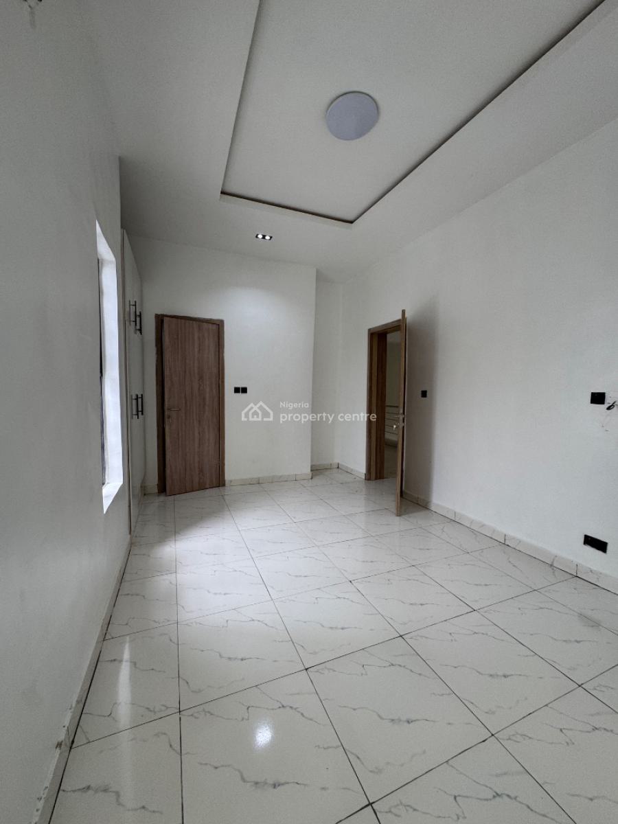 a Bedroom in a Shared Apartment, Royal Pine Estate, Lekki, Lagos, Flat / Apartment for Rent