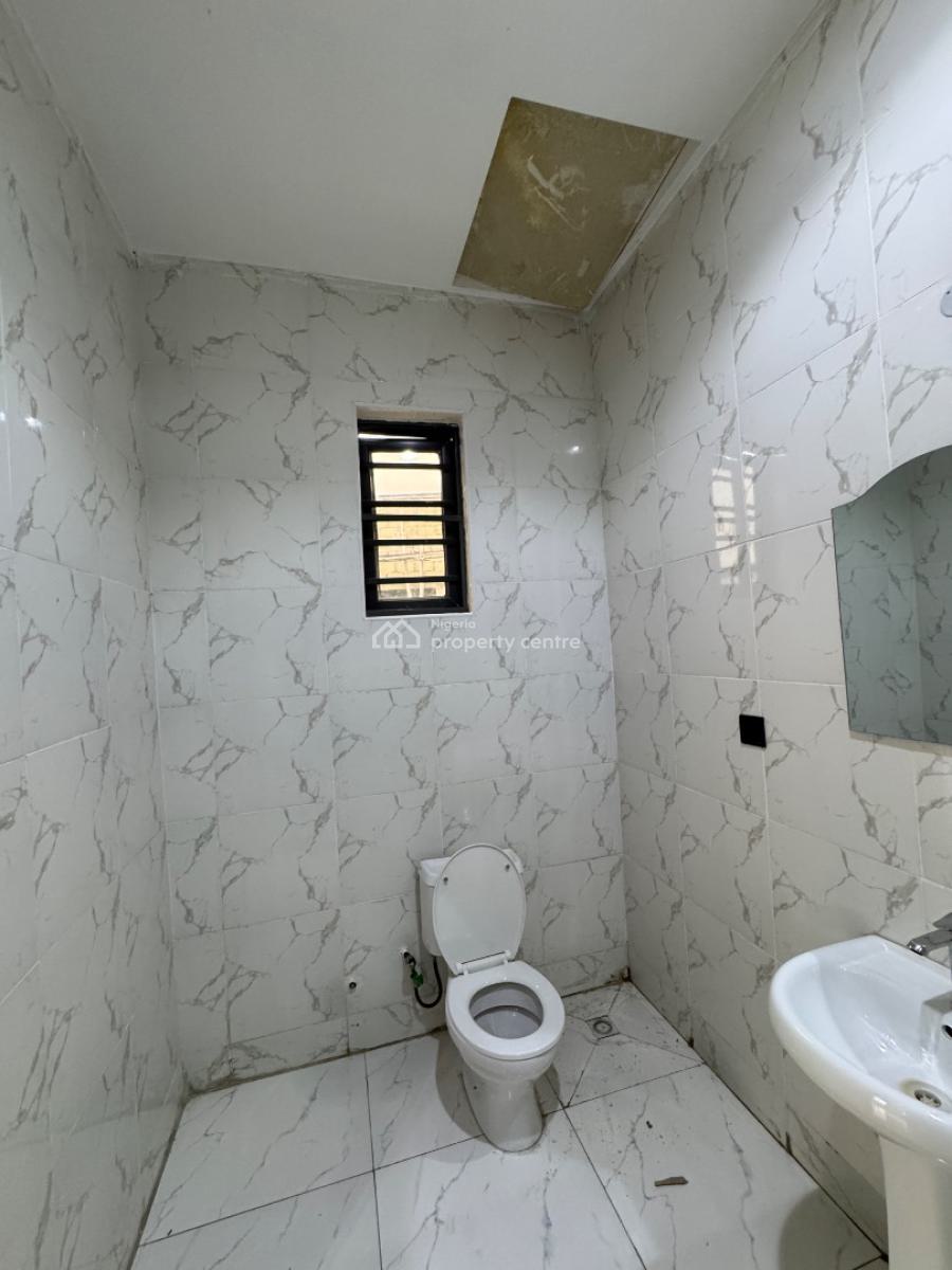 a Bedroom in a Shared Apartment, Royal Pine Estate, Lekki, Lagos, Flat / Apartment for Rent