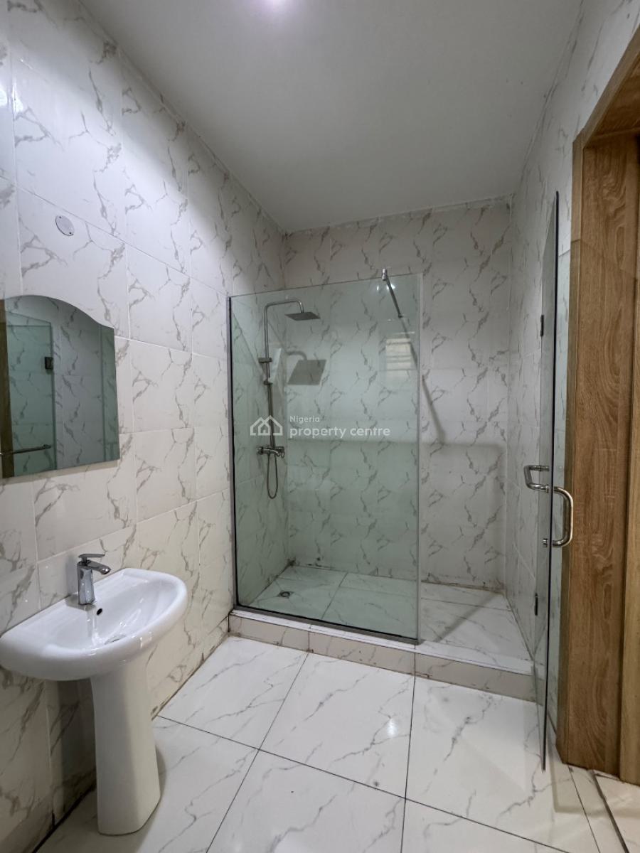 a Bedroom in a Shared Apartment, Royal Pine Estate, Lekki, Lagos, Flat / Apartment for Rent