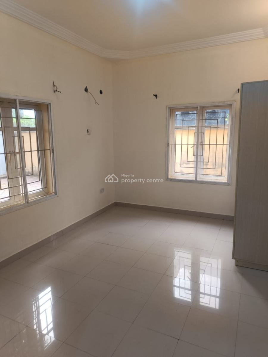 Spacious 2 Bedroom Flat Ground-floor Ensuite, Off Admiralty Way, Lekki Phase 1, Lekki, Lagos, Flat / Apartment for Rent