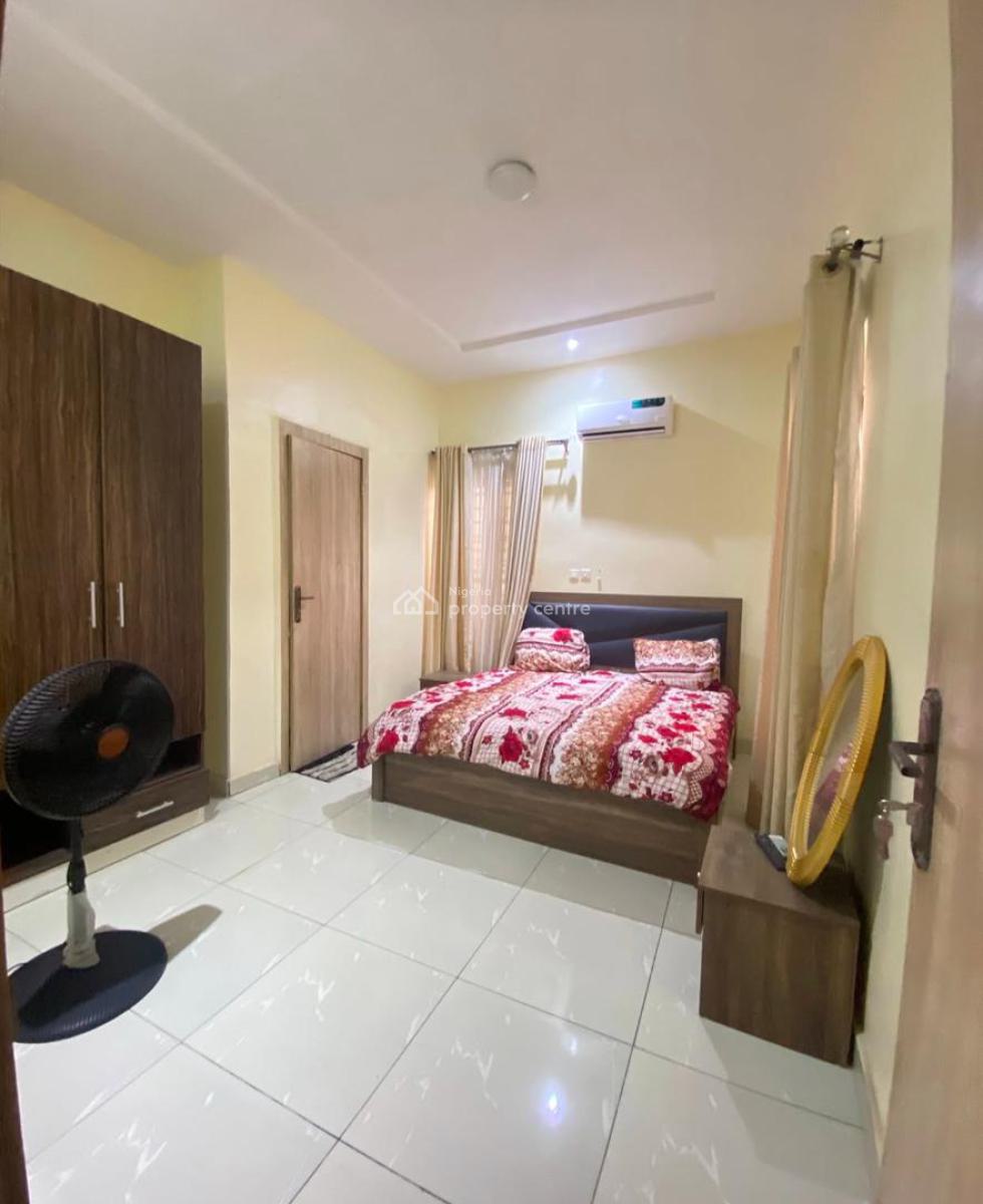 Furnished Single Room Available to Move in, Orchid Road, Lekki, Lagos, Flat / Apartment for Rent