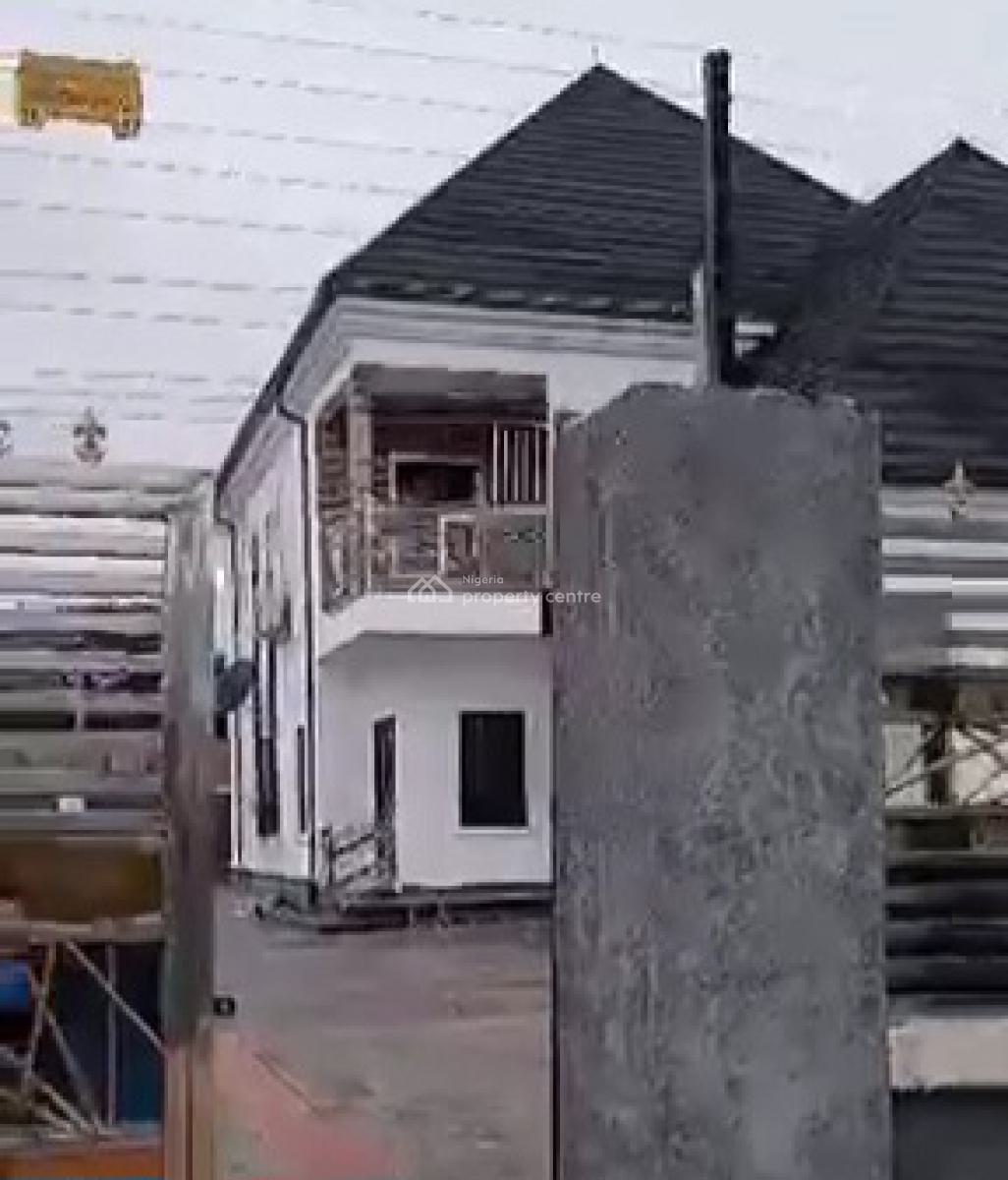 5 Bedrooms Duplex with Bush Bar, Upstairs, Security House, Mtn Mast Road, First Ugbor Road, Benin, Oredo, Edo, Detached Duplex for Sale