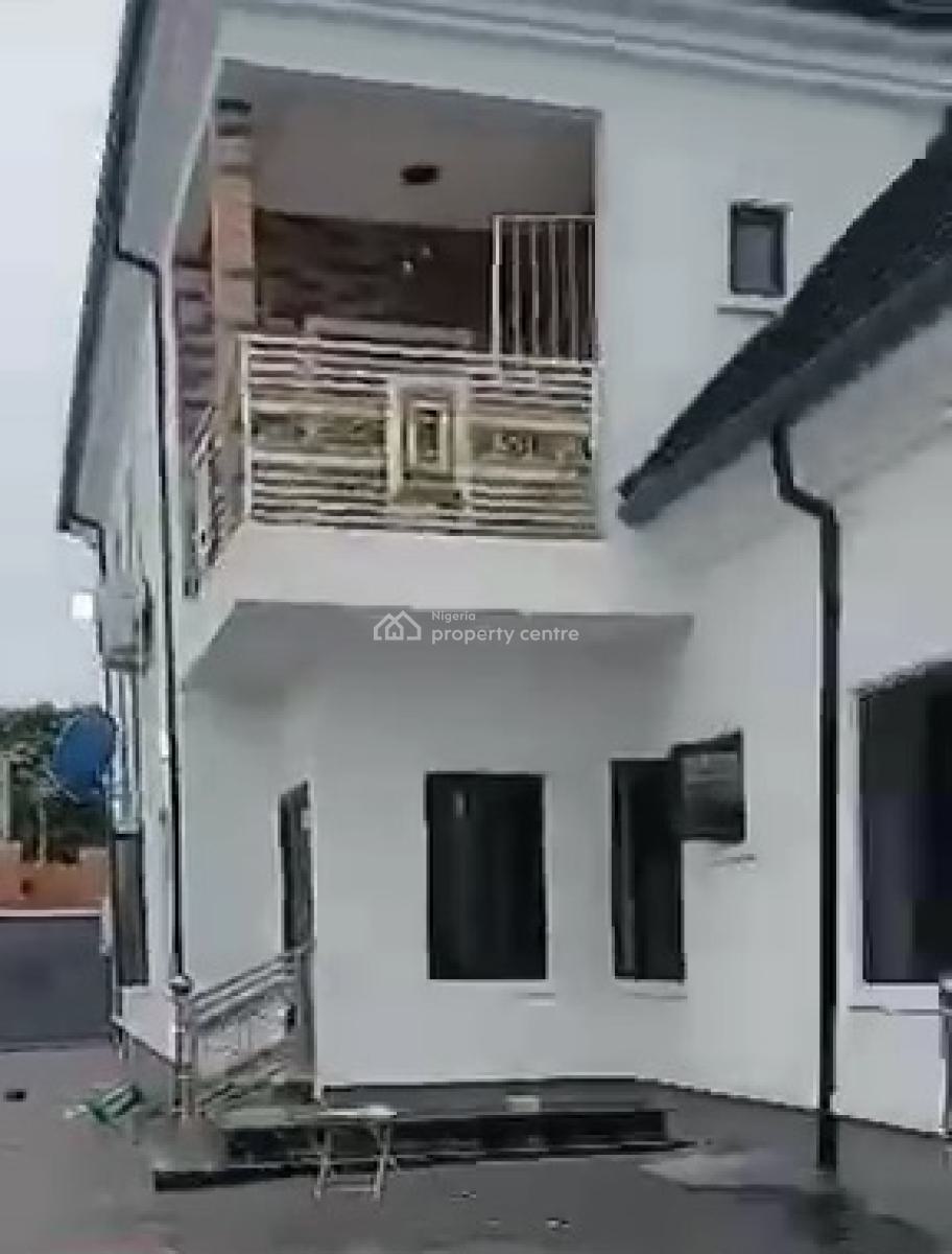 5 Bedrooms Duplex with Bush Bar, Upstairs, Security House, Mtn Mast Road, First Ugbor Road, Benin, Oredo, Edo, Detached Duplex for Sale