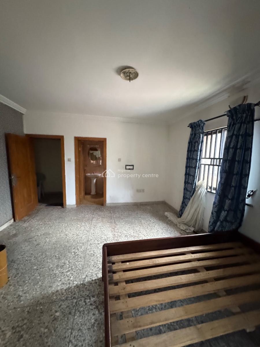 Spacious One Room Shared Apartment with Ac Open Parlor, Igbo Efon, Lekki, Lagos, Self Contain (single Rooms) for Rent