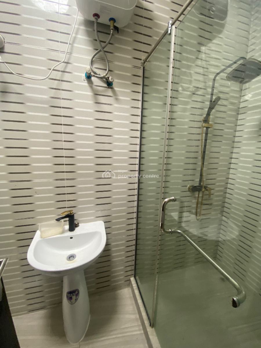 Well-structured 1 Bedroom Mini Flat, New Road, Lekki, Lagos, Flat / Apartment for Rent