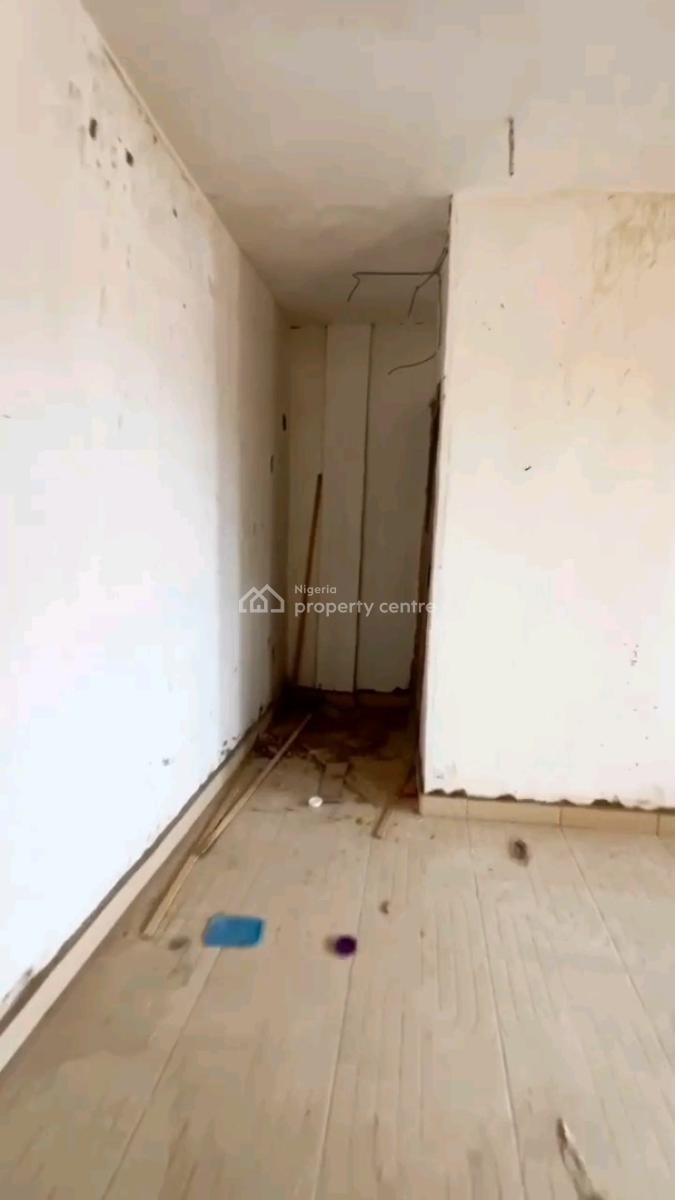 a Newly Renovated and Decent 2 Bedroom Apartment, Bashorun Street, Shomolu, Lagos, Flat / Apartment for Rent