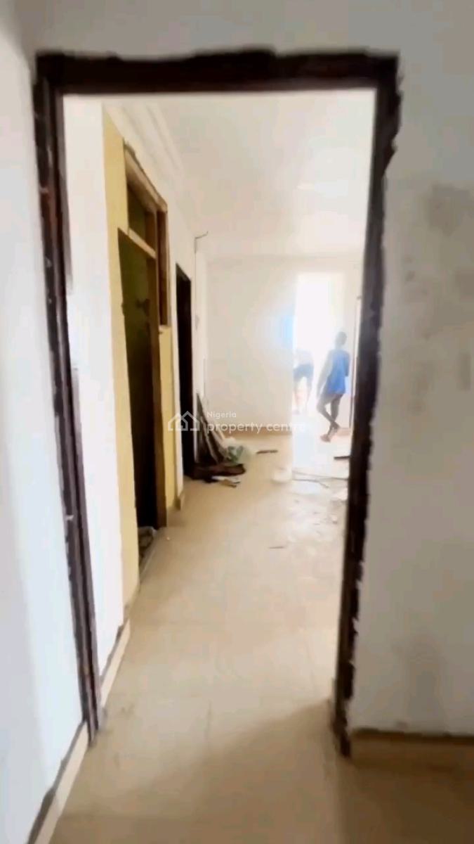 a Newly Renovated and Decent 2 Bedroom Apartment, Bashorun Street, Shomolu, Lagos, Flat / Apartment for Rent