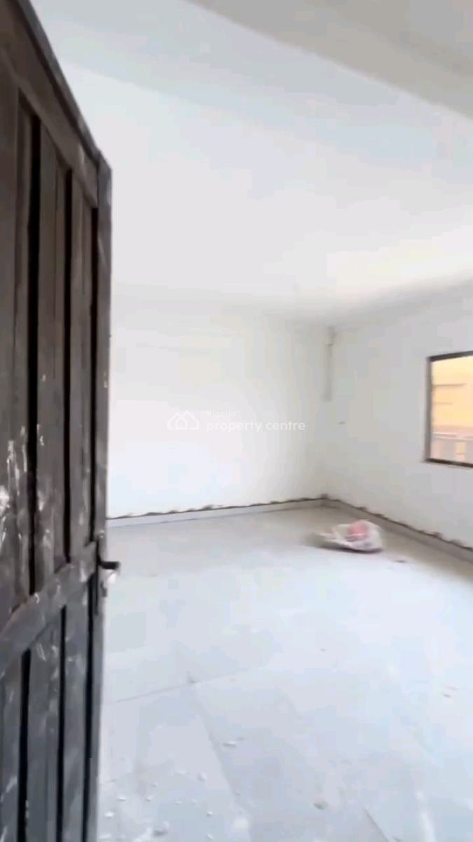 a Newly Renovated and Decent Self Contain, Upstairs, Bashorun Street, Shomolu, Lagos, Self Contain (single Rooms) for Rent