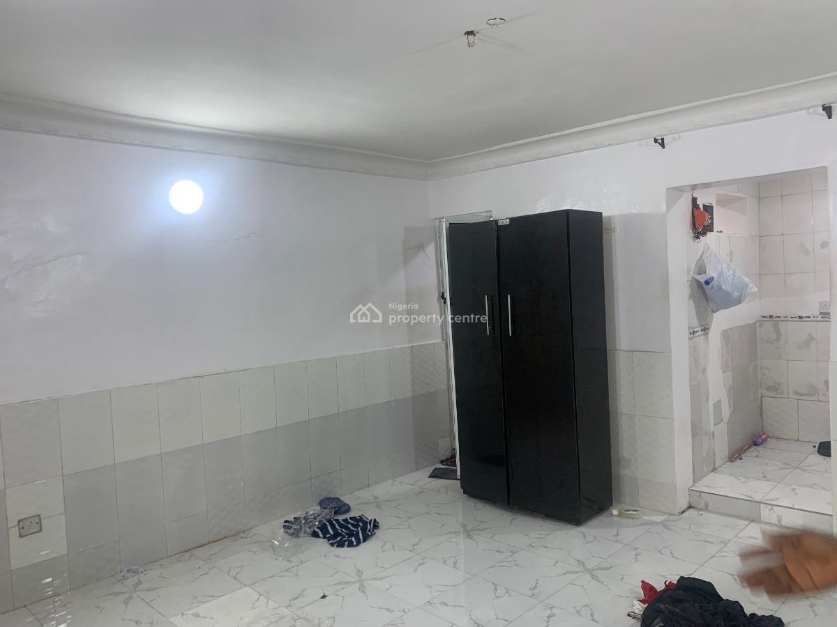 Standard Spacious Selfcon with Personal Kitchen, Ikate, Ikate Elegushi, Lekki, Lagos, Self Contain (single Rooms) for Rent