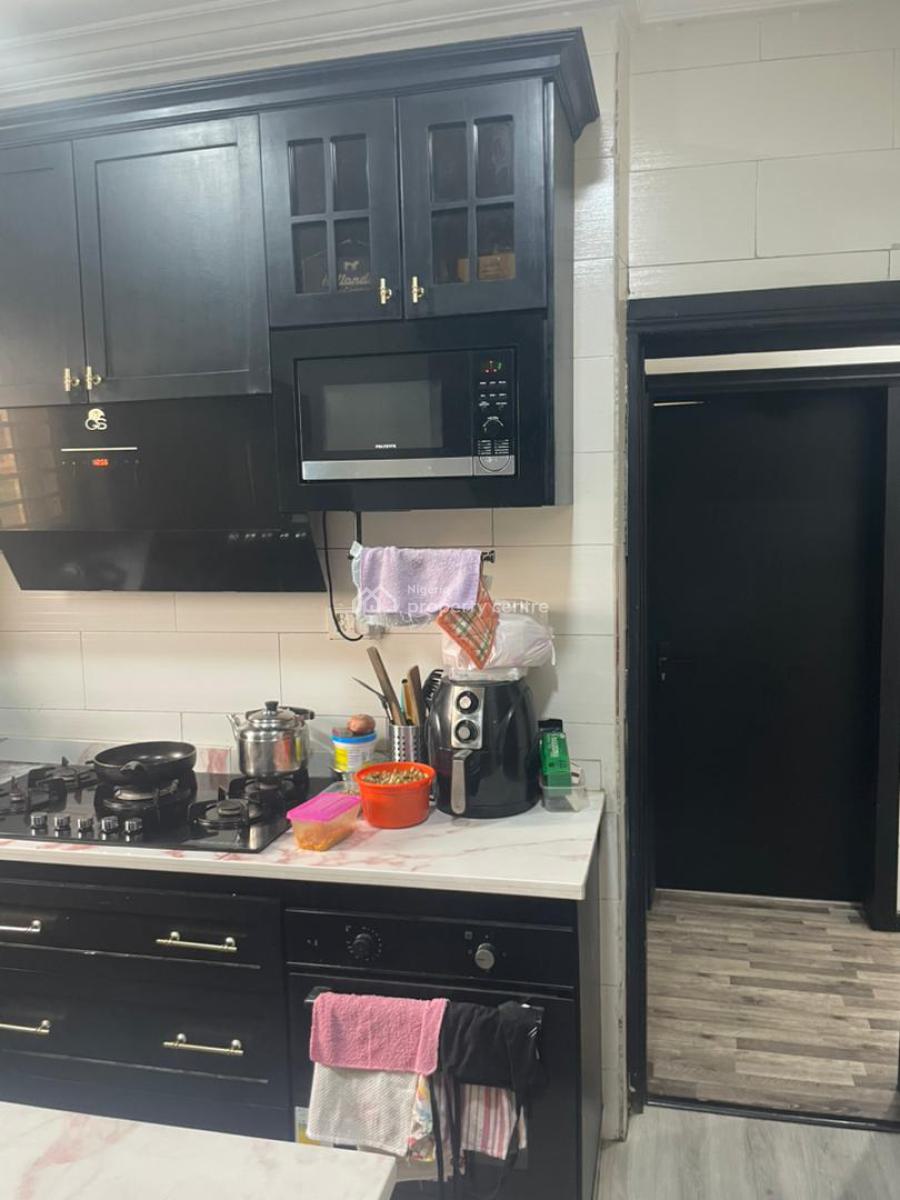 Luxury 3 Bedroom Flat, Gra, Yaba, Lagos, Flat / Apartment for Sale