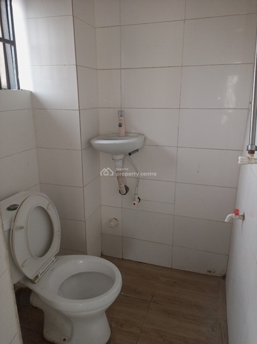 Large 2 Bedroom Flat, Upstairs, Igbo Efon, Lekki, Lagos, Flat / Apartment for Rent