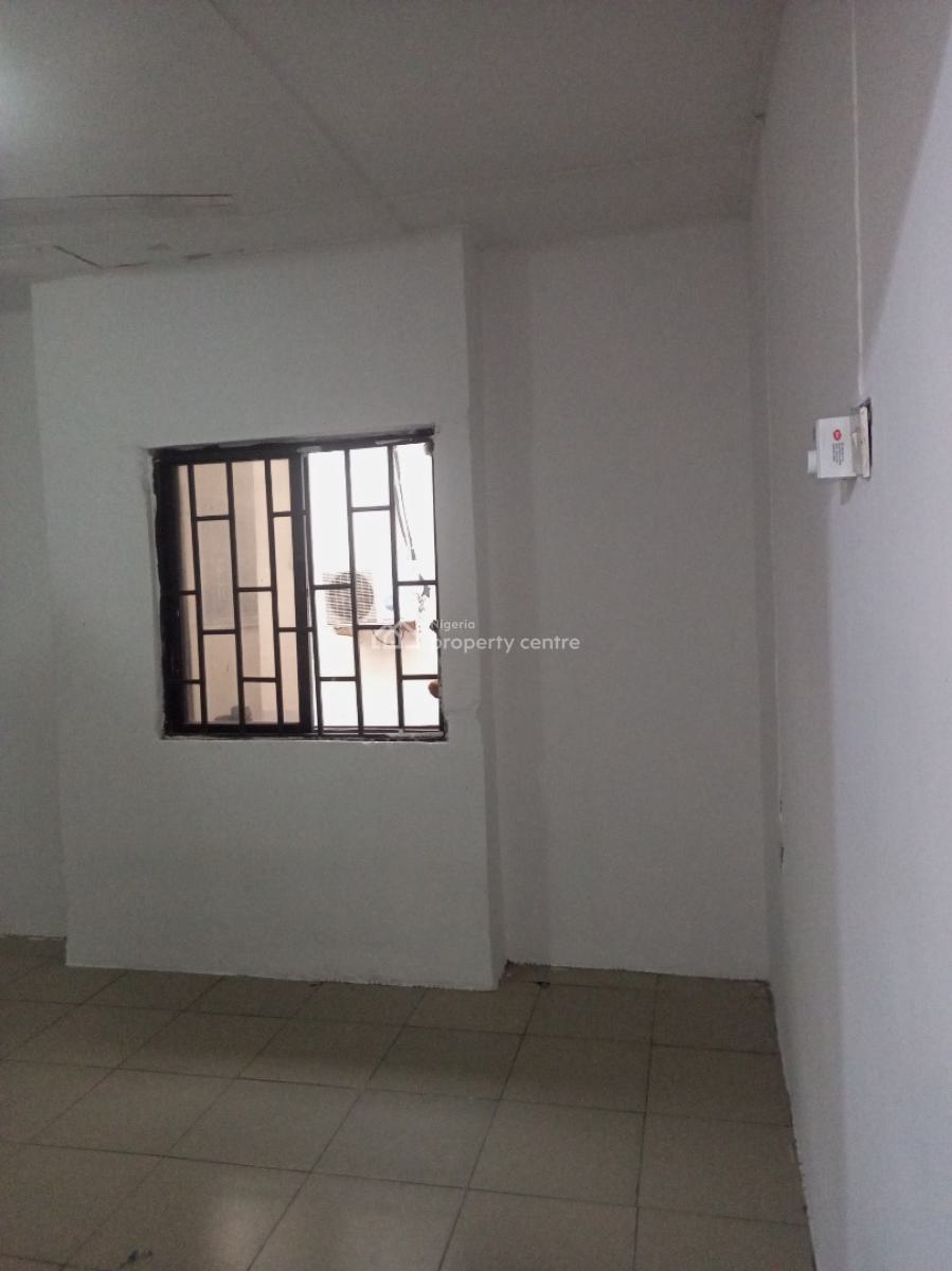 Large 2 Bedroom Flat, Upstairs, Igbo Efon, Lekki, Lagos, Flat / Apartment for Rent