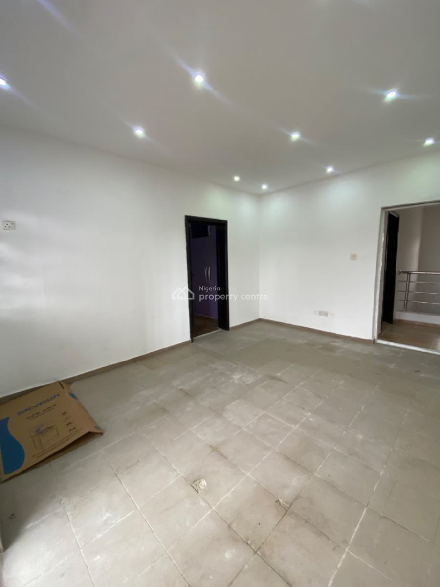 Super Spacious and Clean 4 Bedroom House in an Estate, Off Admiralty Way, Lekki Phase 1, Lekki, Lagos, House for Rent