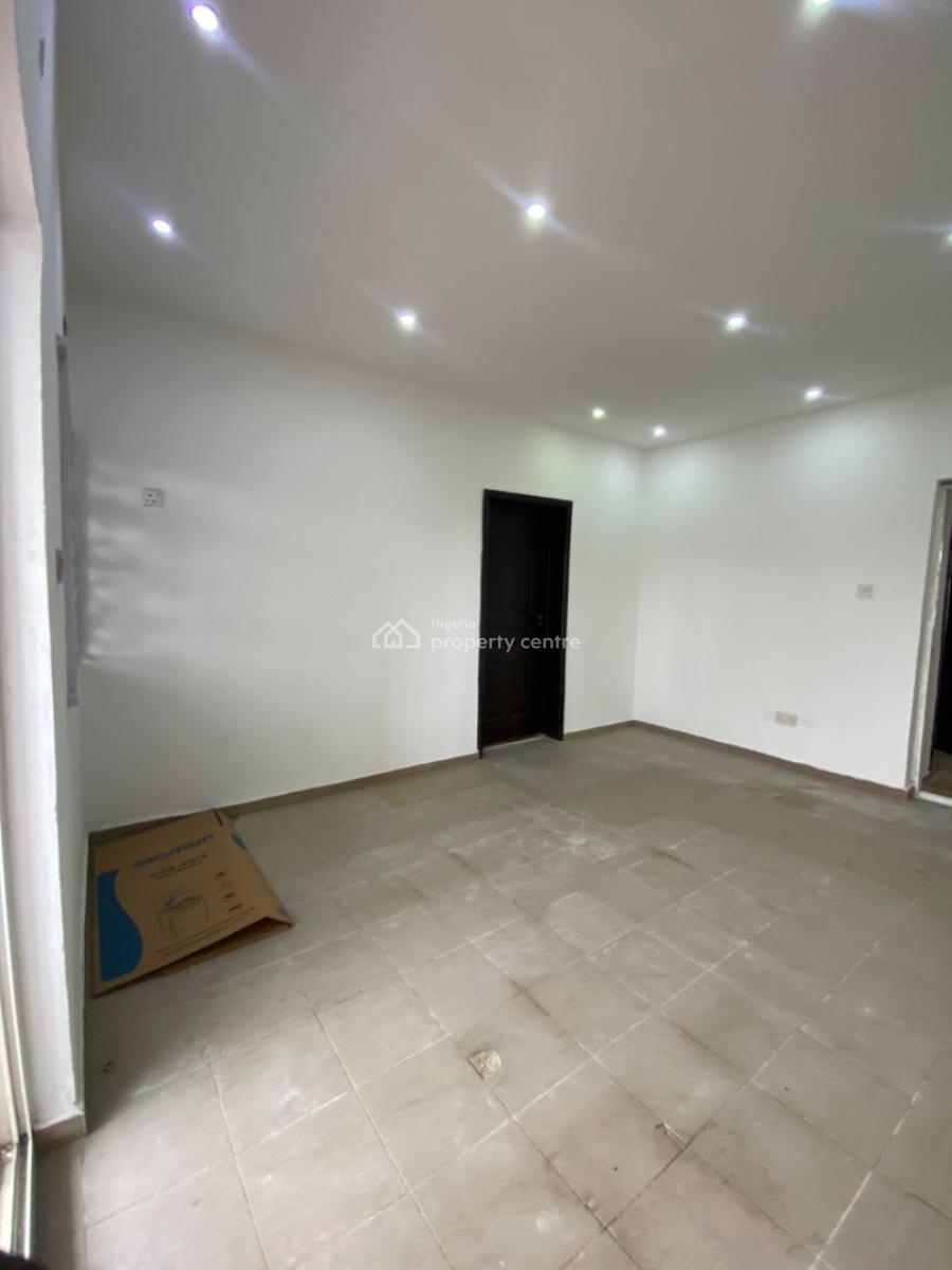 Super Spacious and Clean 4 Bedroom House in an Estate, Off Admiralty Way, Lekki Phase 1, Lekki, Lagos, House for Rent