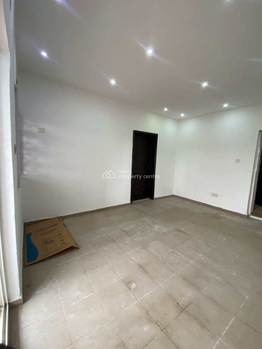 Super Spacious and Clean 4 Bedroom House in an Estate, Off Admiralty Way, Lekki Phase 1, Lekki, Lagos, House for Rent