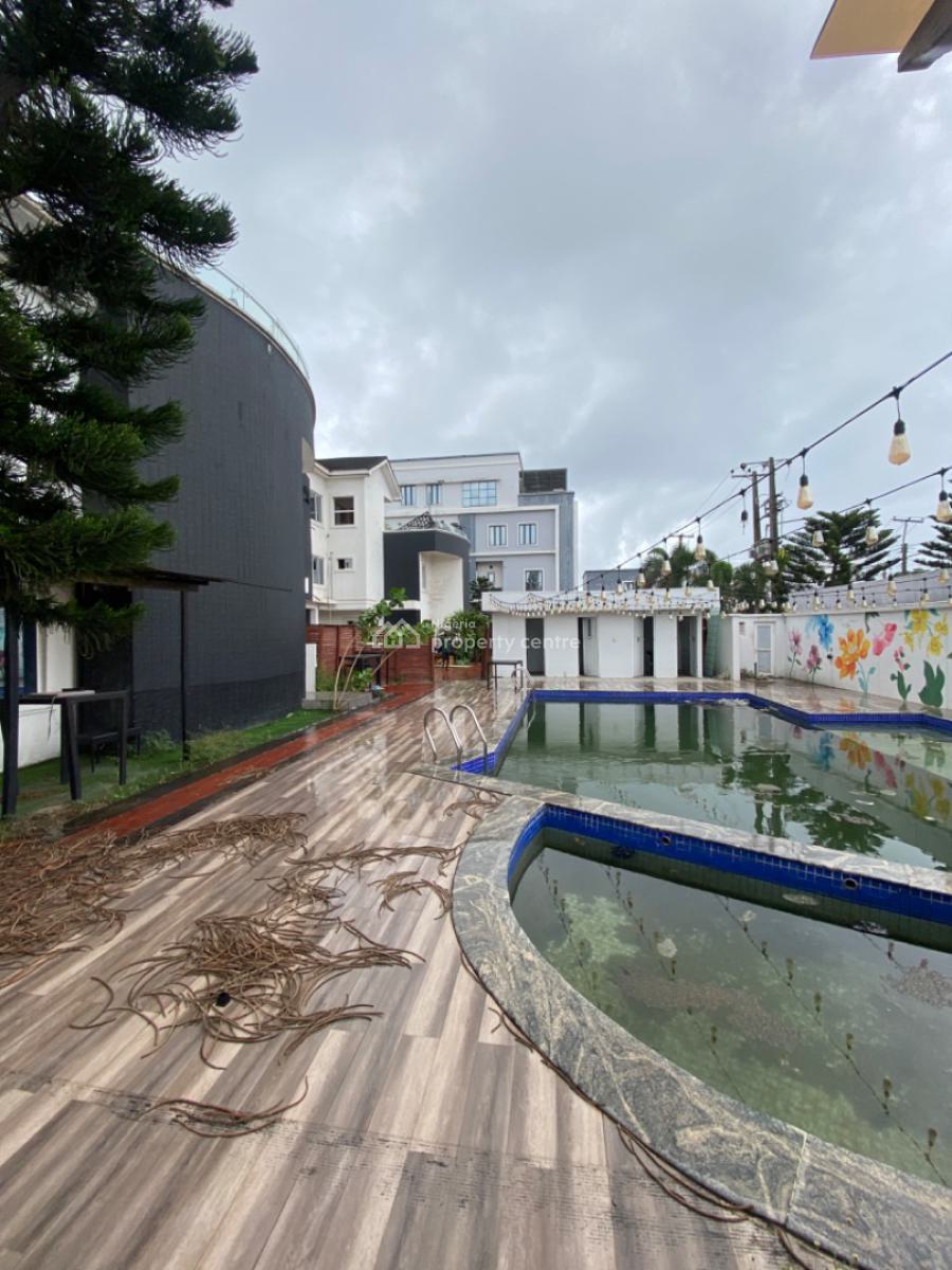 4 Units of Bedrooms Terraced Duplex with Rooftop Terrace for Commercial Use, Lekki Phase 1, Lekki, Lagos, Hotel / Guest House for Rent