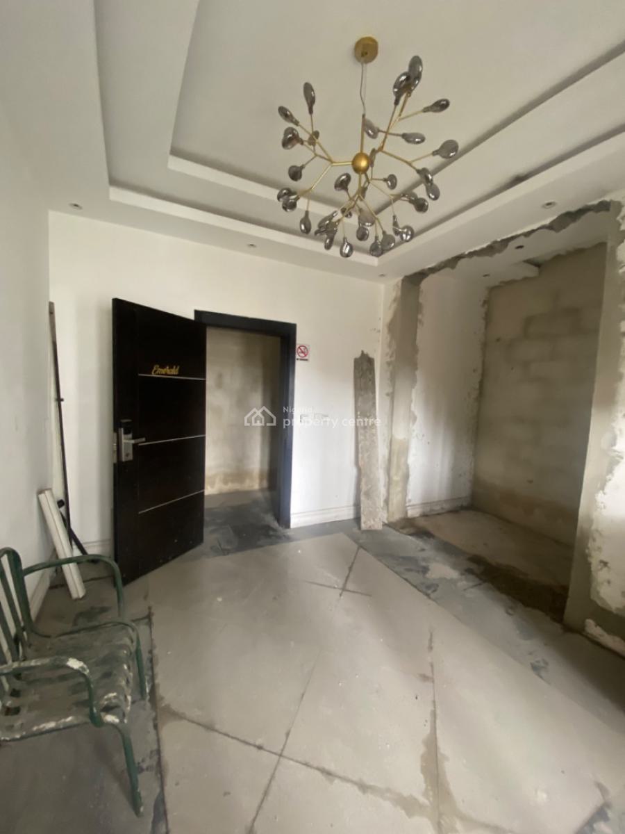 4 Units of Bedrooms Terraced Duplex with Rooftop Terrace for Commercial Use, Lekki Phase 1, Lekki, Lagos, Hotel / Guest House for Rent