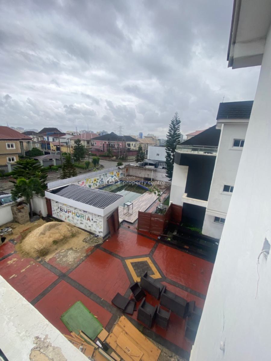 4 Units of Bedrooms Terraced Duplex with Rooftop Terrace for Commercial Use, Lekki Phase 1, Lekki, Lagos, Hotel / Guest House for Rent