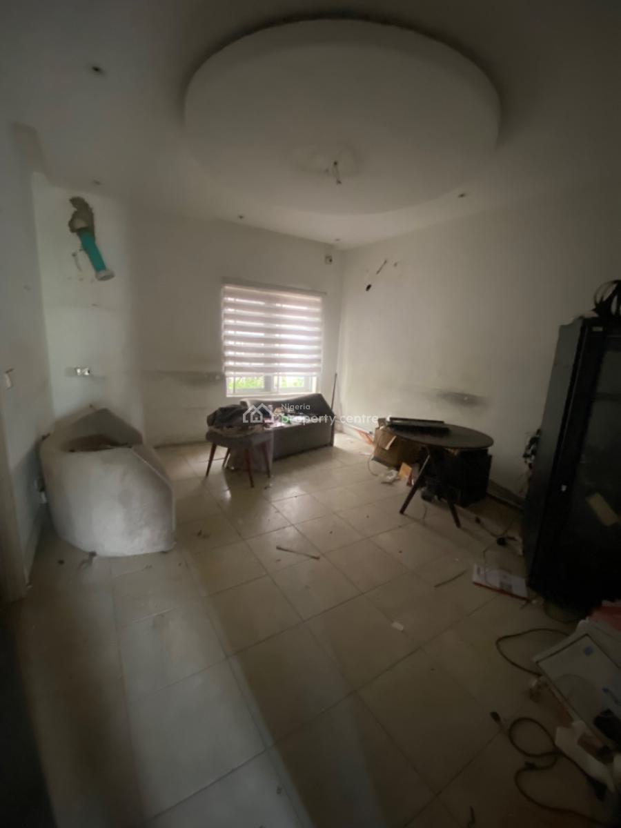 4 Units of Bedrooms Terraced Duplex with Rooftop Terrace for Commercial Use, Lekki Phase 1, Lekki, Lagos, Hotel / Guest House for Rent