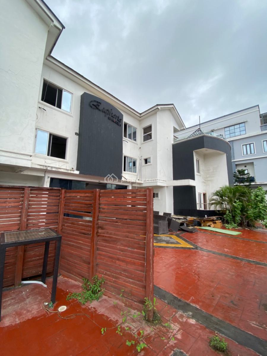 4 Units of Bedrooms Terraced Duplex with Rooftop Terrace for Commercial Use, Lekki Phase 1, Lekki, Lagos, Hotel / Guest House for Rent