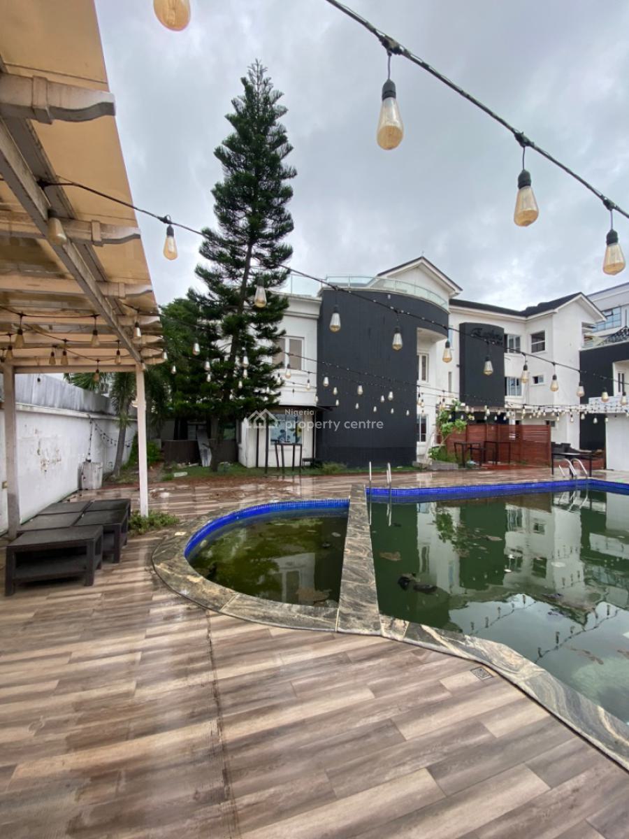 4 Units of Bedrooms Terraced Duplex with Rooftop Terrace for Commercial Use, Lekki Phase 1, Lekki, Lagos, Hotel / Guest House for Rent